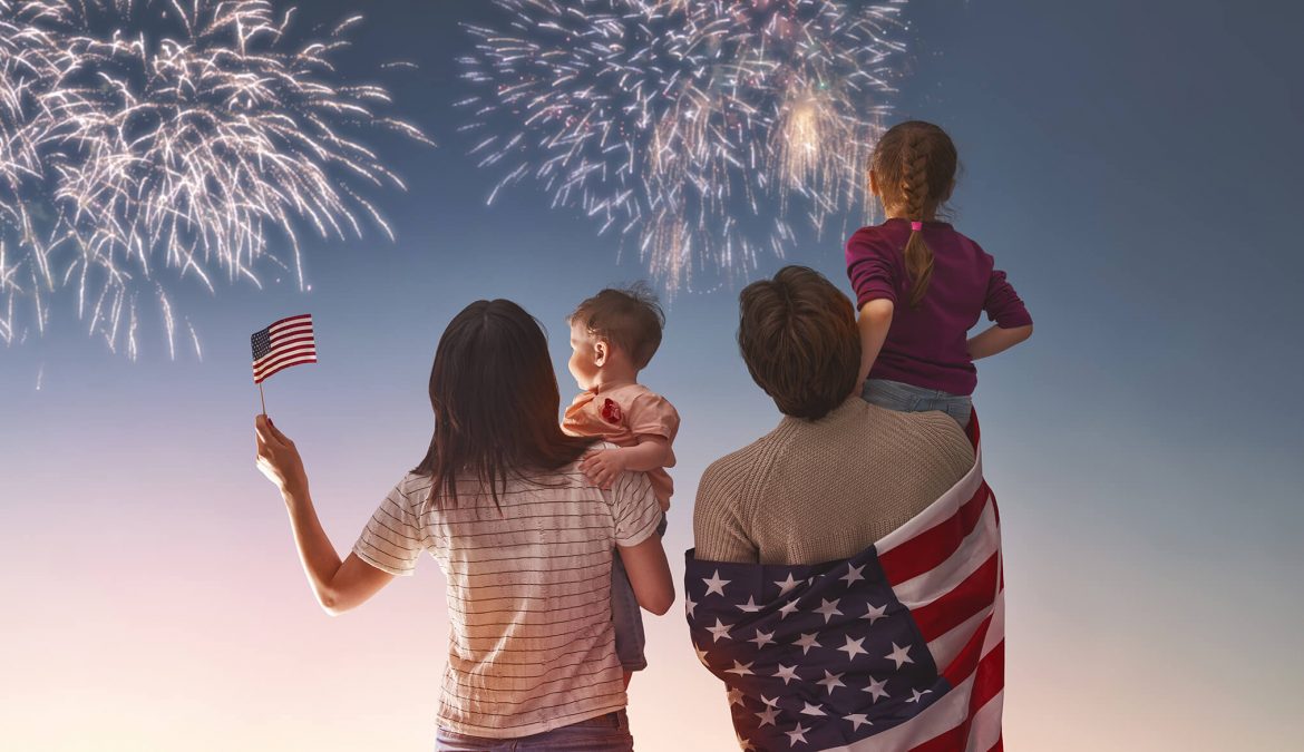 USCIS to Naturalize 15,000 During Independence Day