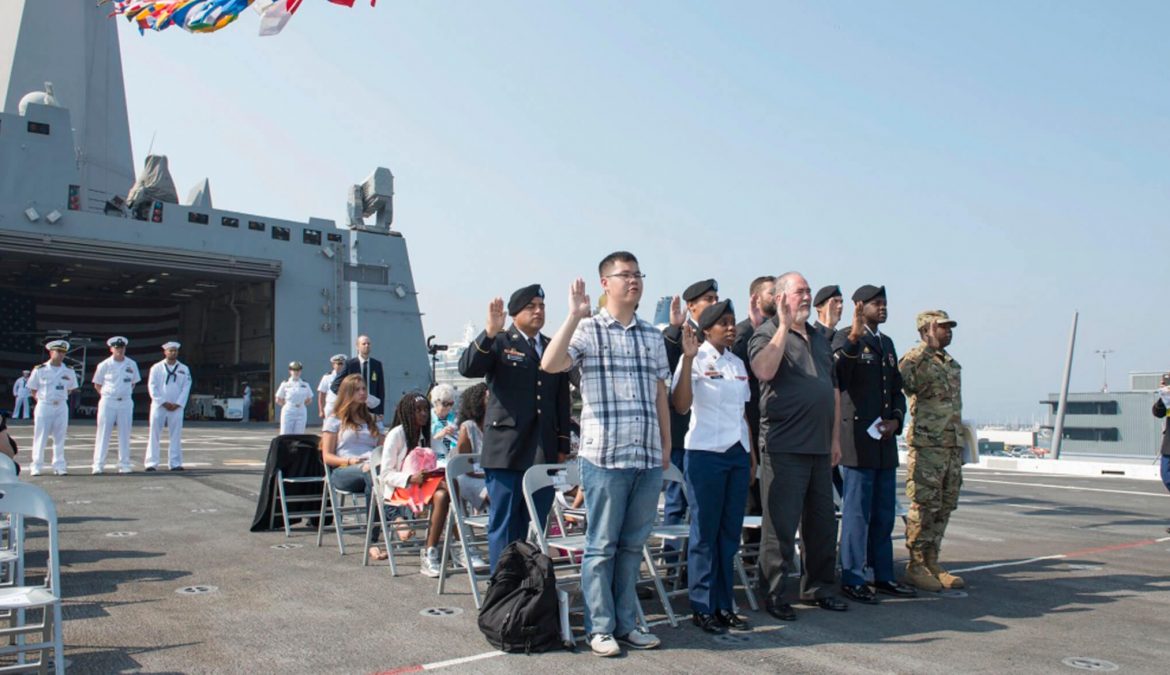 USS Anchorage Hosts Naturalization Ceremony